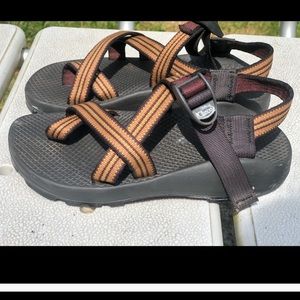 Chaco Vibram Brown Cross Strap Sport Sandals
